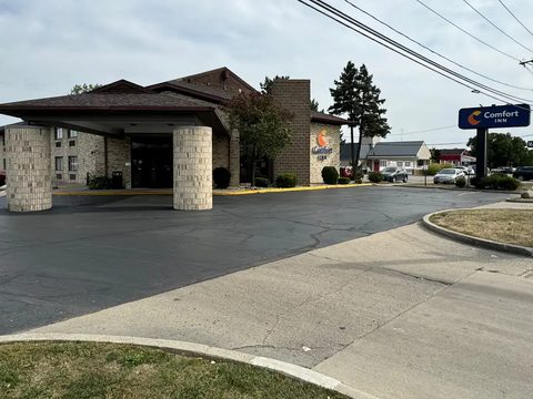 Comfort Inn & Suites Maumee-Toledo exterior